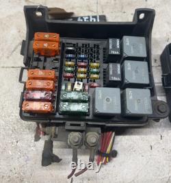 2000-2005 CHEVY ASTRO Engine Compartment Fuse Relay Box Circuit Block Assembly