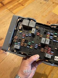 2007-2013 Chevy Silverado GMC Sierra 5.3L Engine Fuse Box Block 22798215 OEM