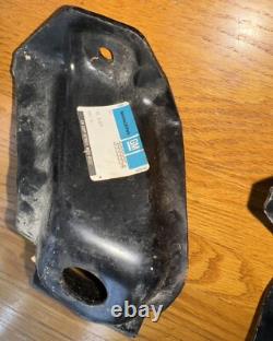 NEW OEM GM 67-72 Chevy GMC C10 Truck 396 402 Big Block BBC Engine Frame Mounts