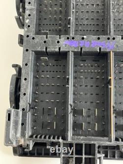 Boîte à fusibles de jonction de puissance du moteur 2018 Chevrolet Suburban OEM 84114437