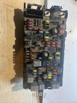 Boîte de relais de fusibles sous le capot avant OEM GMC Savana Chevy Express Van Essence 2008-2009