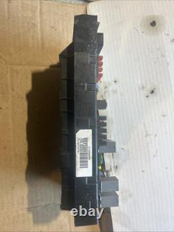 Boîte de relais de fusibles sous le capot avant OEM GMC Savana Chevy Express Van Essence 2008-2009