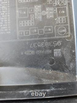 Boîtier de fusibles et relais moteur OEM 2014 Chevrolet Chevy Sonic 42456297 95383537