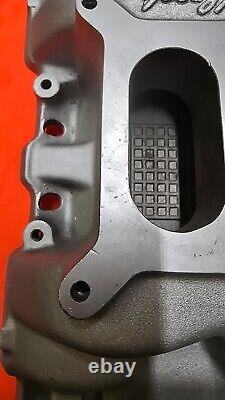 Collecteur d'admission en aluminium Edelbrock 7101 Performer RPM pour Small Block Chevrolet