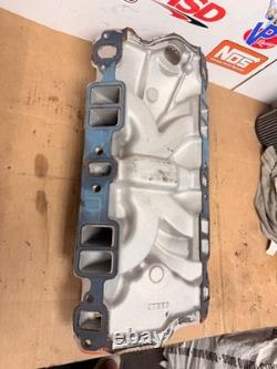 Edelbrock 2701 Performer EPS Collecteur d'admission pour petits blocs Chevy 1955-86 D'OCCASION