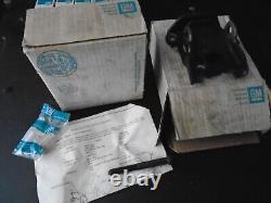 Nos supports moteur Gm Engine 3990914 paire de2 Chevelle Camaro Chevy II Small Block